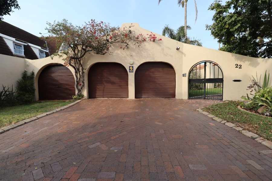 4 Bedroom Property for Sale in Summerstrand Eastern Cape